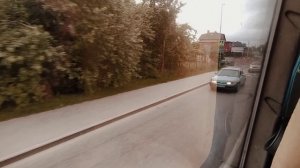 Путешествие на загородном автобусе. Звуки дизельного двигателя и загородные ландшафты