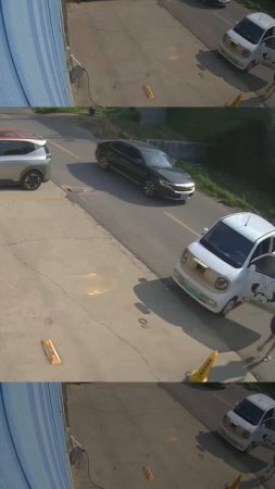 Кабель зарядки помог девушке?