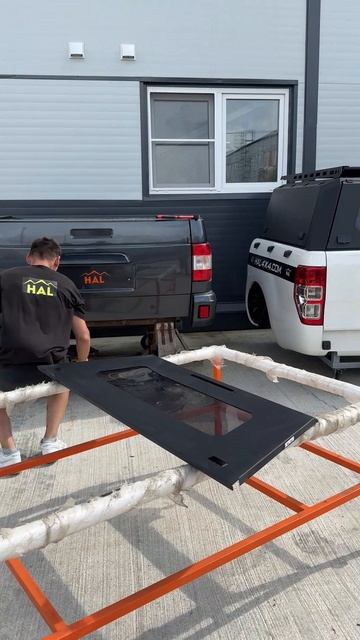 Краш тест на прочность заднего окна кунга #hal4x4 #кунг смотреть онлайн