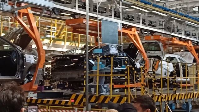 На конвеере Лада смотреть онлайн