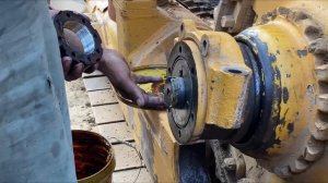 РЕАНИМАЦИЯ ГУСЕНИЦ KOMATSU! МАСТЕР ЗОЛОТЫЕ РУКИ! 🤯