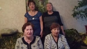 Песня: "Кого -то в рощу заманила"...