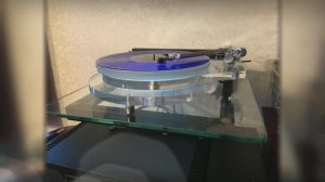 Настенная полка для винилового проигрывателя (готовая и на заказ)