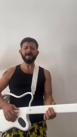На веселые песни пока нет вдохновения 🫠Делюсь пока, на мой взгляд, одной из лучших песен кинофи