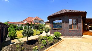 Шикарный коттедж с всесезонным бассейном в одном из престижнейших коттеджных посёлков Краснодара