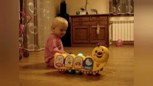 Fisher Price Смейся и учись Веселая гусеница на польском!