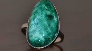 Кольцо ручной работы с уральским малахитом