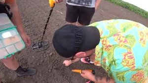 Виталик Зелёный Ищем клад с Супер Сус и Камрад