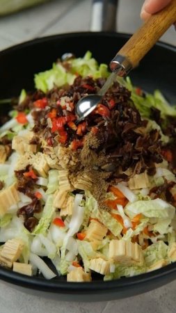 Корейский паровой пирожок с двумя начинками. Или как не потерять друзей после 30!