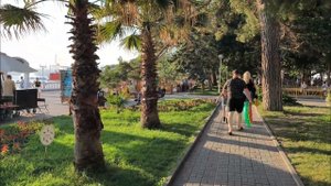 Черноморские каникулы. Геленджик. Вечерняя прогулка. Невкусный шашлык.