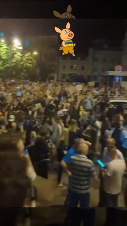 «Зеля — чёрт!» — скандируют участники протестов в Киеве.
