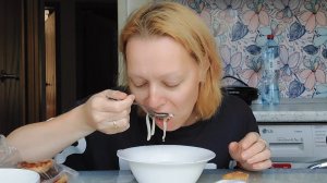ЗАТКНУЛА рот! Лапша с курицей. МУКБАНГ