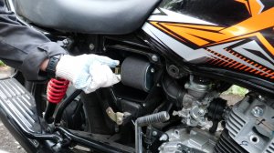 Стандартное ТО простого мотоцикла, на примере индийского TVS HLX 150X. Часть 6. Воздушный фильтр.