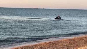 Катание на водных мотоциклах в станице Голубицкой на Азовском море