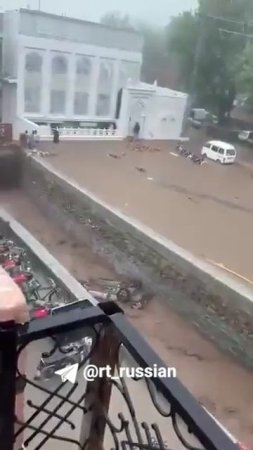 Мощный потоп сносит все на своем пути в пакистанской деревне Саидпур.
