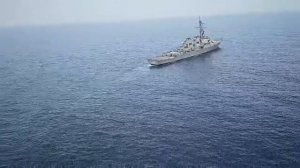 Предупреждение вертолёта ВМС Ирана американскому эсминцу в Оманском заливе.  Сегодня утром амери...