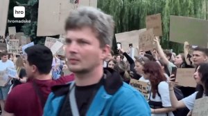 Протестующие украинцы скандируют  кричалки о Ермаке и об офисе Зеленского, а также: “Мы - не лохи!"
