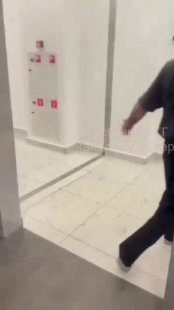 Бородатый подглядывал в женском туалете !!!