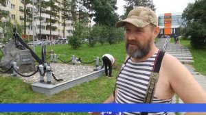 В сквере трудовой и боевой славы Первоуральска обновляют памятный знак