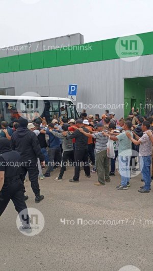 С самого раннего утра в Кривском проходят масштабные проверки мигрантов !!!