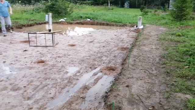 Залили первые сваи для дома!
