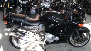 Kawasaki zzr400 2002