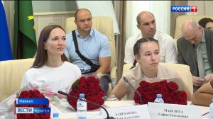 Глава Адыгеи провел встречу со спортсменами и тренерами нашего региона
