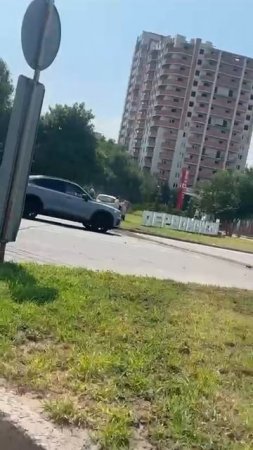 ДТП на Штахановского. Дама хотела объехать кольцо.