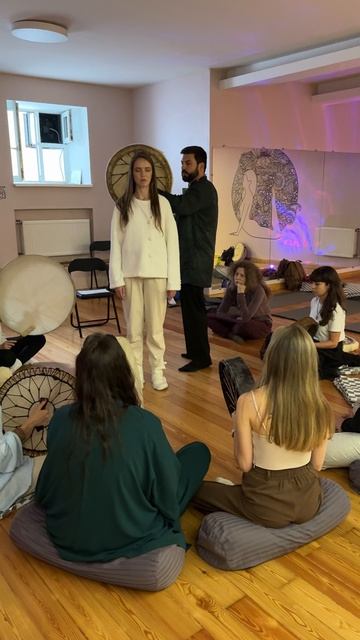 Обучение игре на шаманском бубне #шаман #шаманскийбубен #шаманизм смотреть онлайн