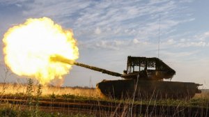 Т-80БВМ разгромил опорный пункт ВСУ. Лучшее видео из зоны СВО
