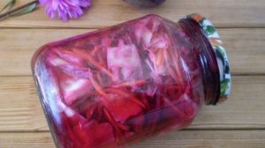 Быстрая маринованная капуста со свеклой
