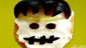 Быстрая закуска из крекеров на Хэллоуин