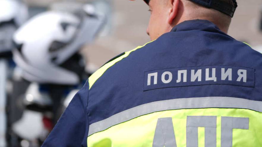 Три автомобиля провалились под землю из-за ливня в Казани смотреть онлайн