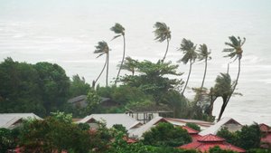 Шторм накрыл Таиланд, Филиппины и Вьетнам. Затоплены целые города, объявлена эвакуация