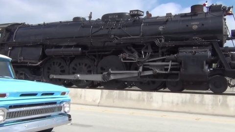 Паровозы и автомобили