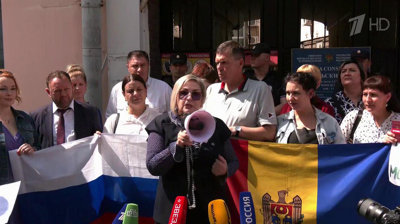 Живущие в России граждане Молдавии требуют от Кишинева обеспечить их право голосовать на выборах