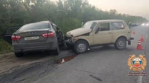 Один человек погиб, пятеро пострадали в столкновении «Нивы», «Весты» и грузовика на трассе.