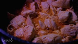 Китайский куриный суп с рисовой лапшой и горошком