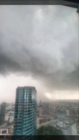 ⛈️«Желтый» уровень опасности из-за грозы объявлен в Московском регионе до вечера⛈️