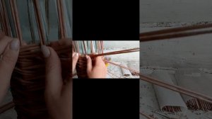 кашпо из бумажной лозы и пятилитровой канистры