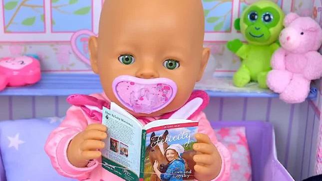 🍿 Время купания куклы Baby Born и вечерние процедуры в розовой спальне! смотреть онлайн