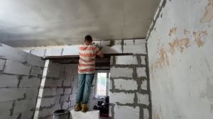 Давно нужно было это сделать! Наводим порядок на участке и в доме. Продолжаем строить новые стены.