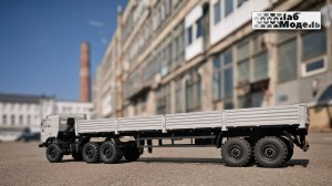 Двухосный бортовой полуприцеп платформа, для полноприводных тягачей в 1:10 масштабе.