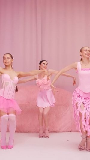 Мир в розовом цвете! Скоро Наталья Подольская выпустит видео на трек «День Рождения»