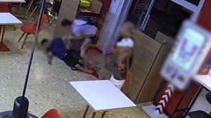 В Евпатории зумер зарезал мигранта, который предъявил ему за внешний вид !!!