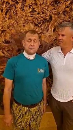 Виктор Жиленко навестил Олега Зубкова в парке львов Тайган