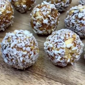 КОНФЕТЫ ИЗ ФИНИКОВ И АРАХИСА