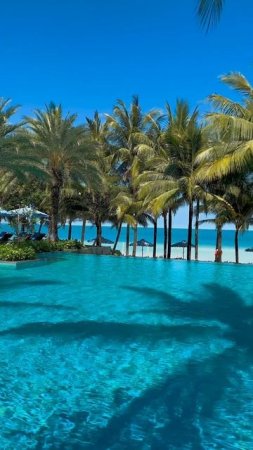 Бассейн с потрясающим видом в люксовом отеле JW Marriott Phu Quoс, Вьетнам