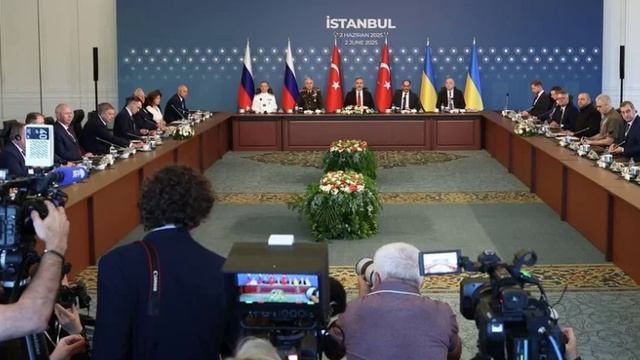 Зеленский расширил состав украинской делегации на переговорах с Россией. смотреть онлайн