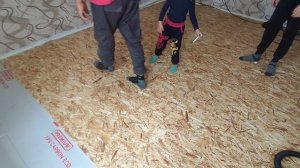 Работа в поле и дома — всё своими руками.